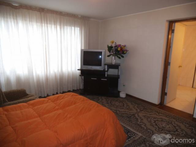 Alquilo bonita habitación en San Isidro, 32 m2, alt. Clinica Rdo Palma. s/.800 mensual