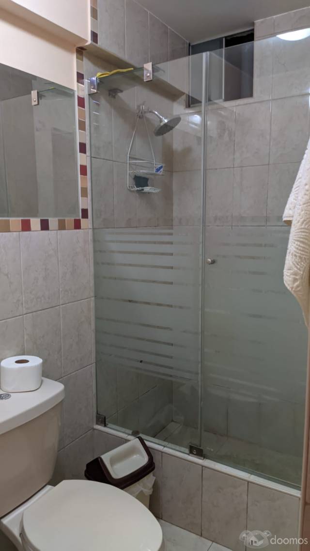 Alquiler de habitación con baño en zona residencial