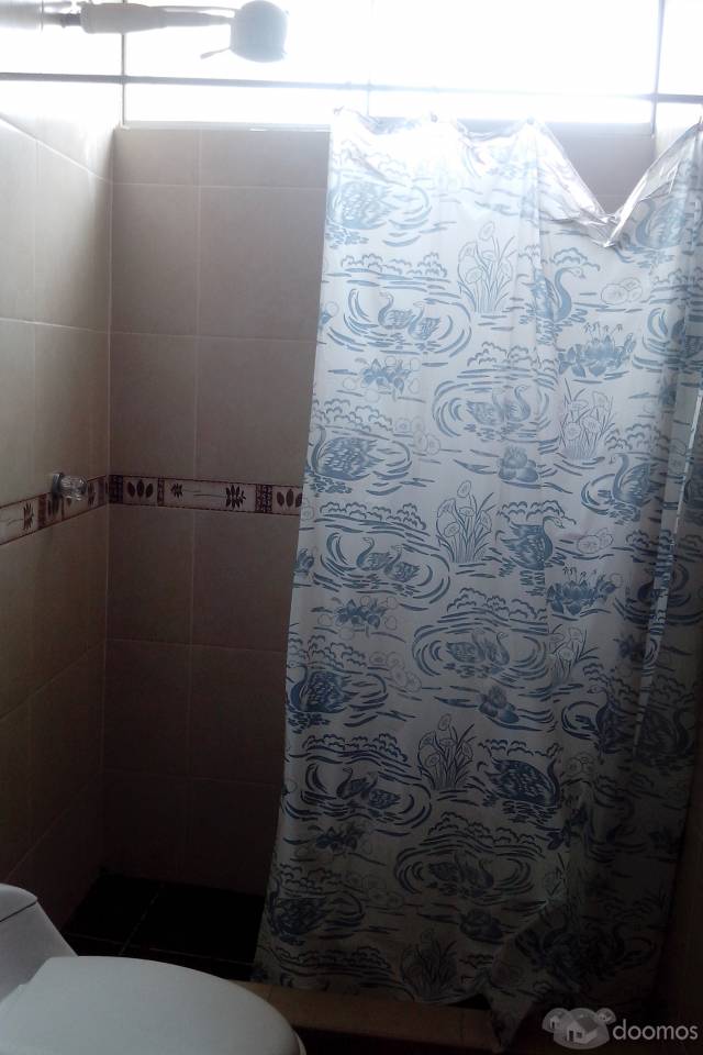 Alquier habitacion con baño propio y entrada independiente en Miraflores