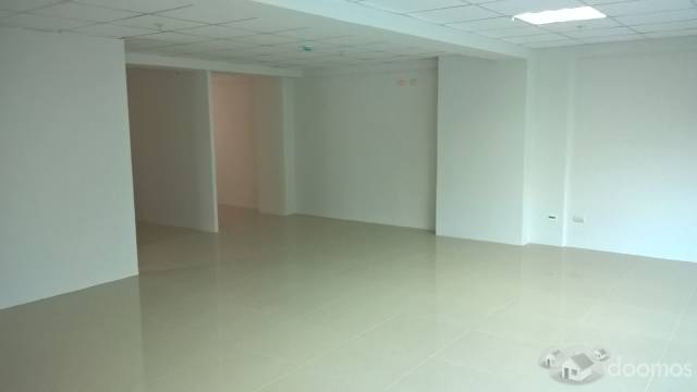 Alquiler de Oficinas de Estreno Implementadas en Miraflores 150 m2 a 2400 Dólares