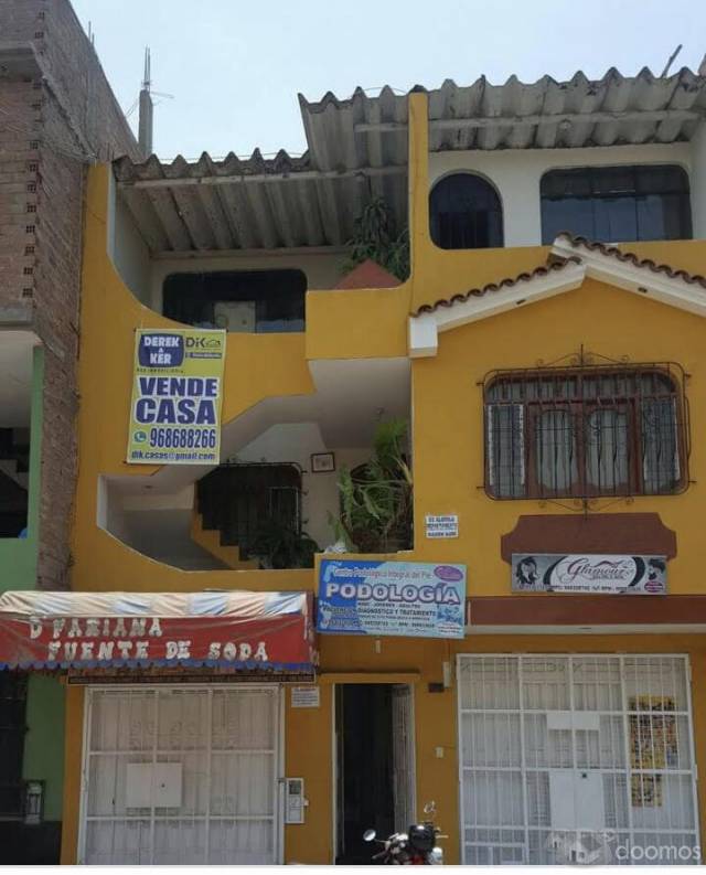 Se vende casa de 3 pisos en Los Olivos, alt. 13 av angelica gamarra, muy buena ubicaciòn!