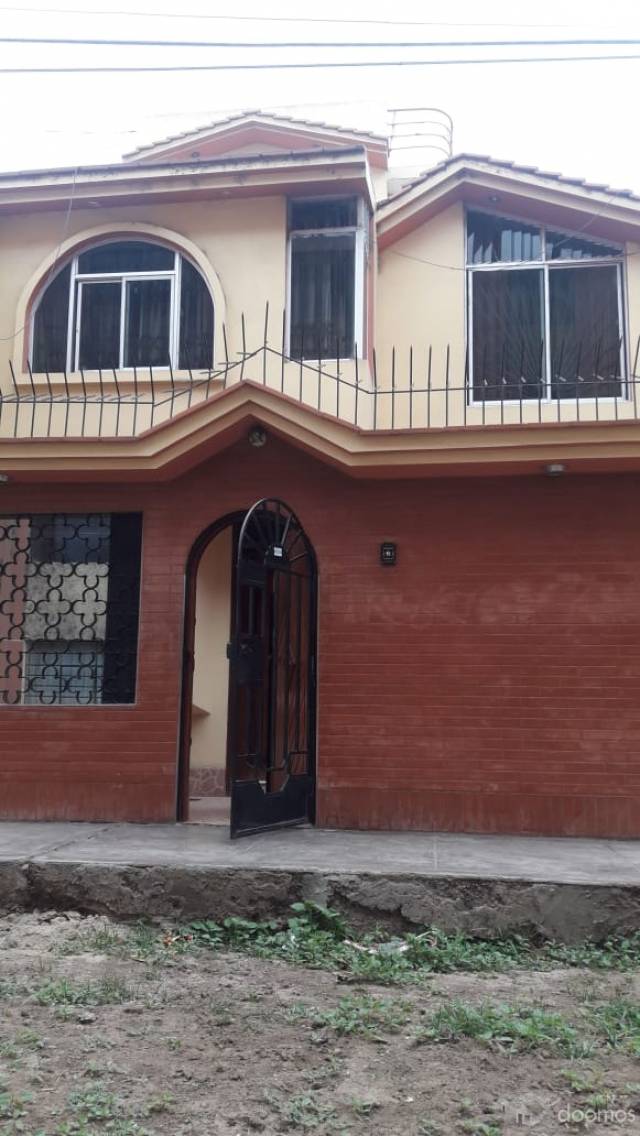 Remato casa de 3 pisos mas Azotea en URB EL BOSQUE -TRUJILLO