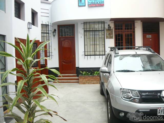 Alquilo Habitación Independiente con baño propio. Puerta de calle en Condominio.  Av. Arenales