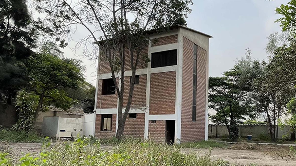 ENTIDAD FINANCIERA REMATA Casa con amplio terreno en Chaclacayo - 00900
