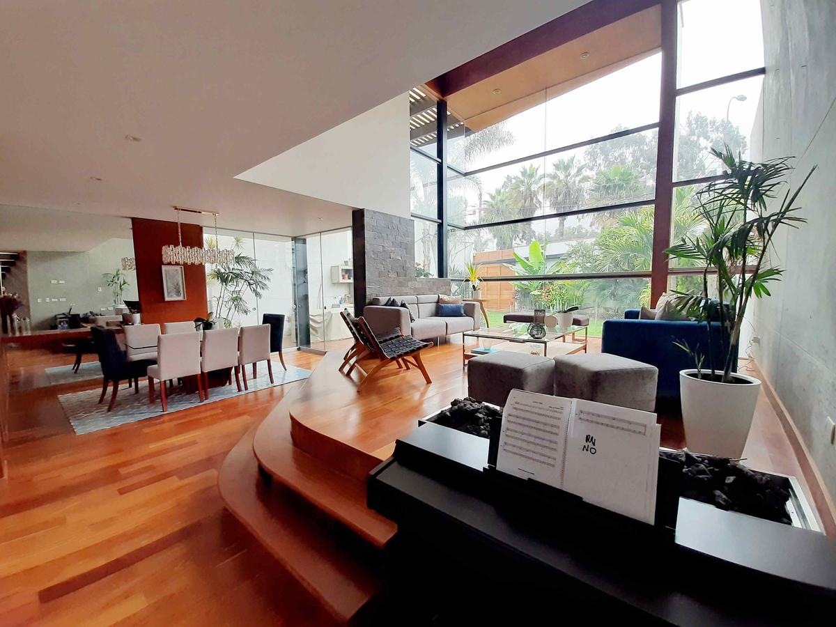Espectacular casa en LA MOLINA - Diseño, Calidez y Confort