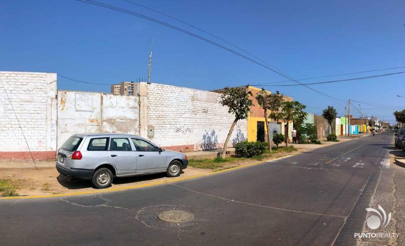 Vendo terreno de 1,200 m2 en Av. Libertad, Urb. Miramar, San Miguel